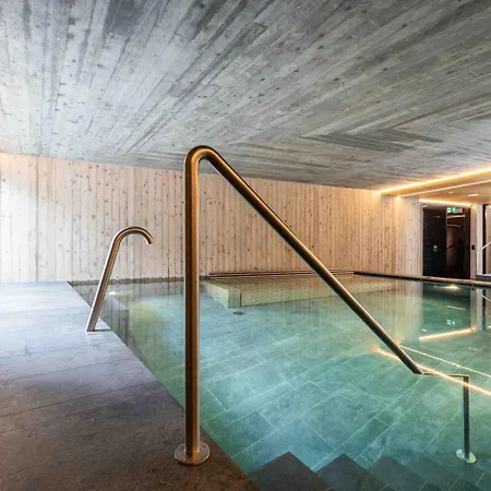 宾馆 & Croce Bianca