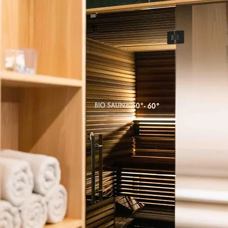 宾馆 & Croce Bianca 波斯基亚沃